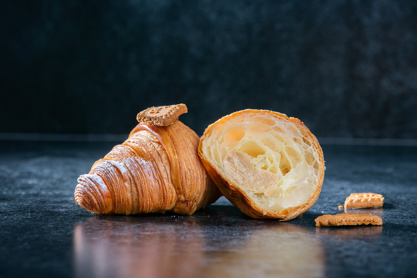 Lotus Croissant